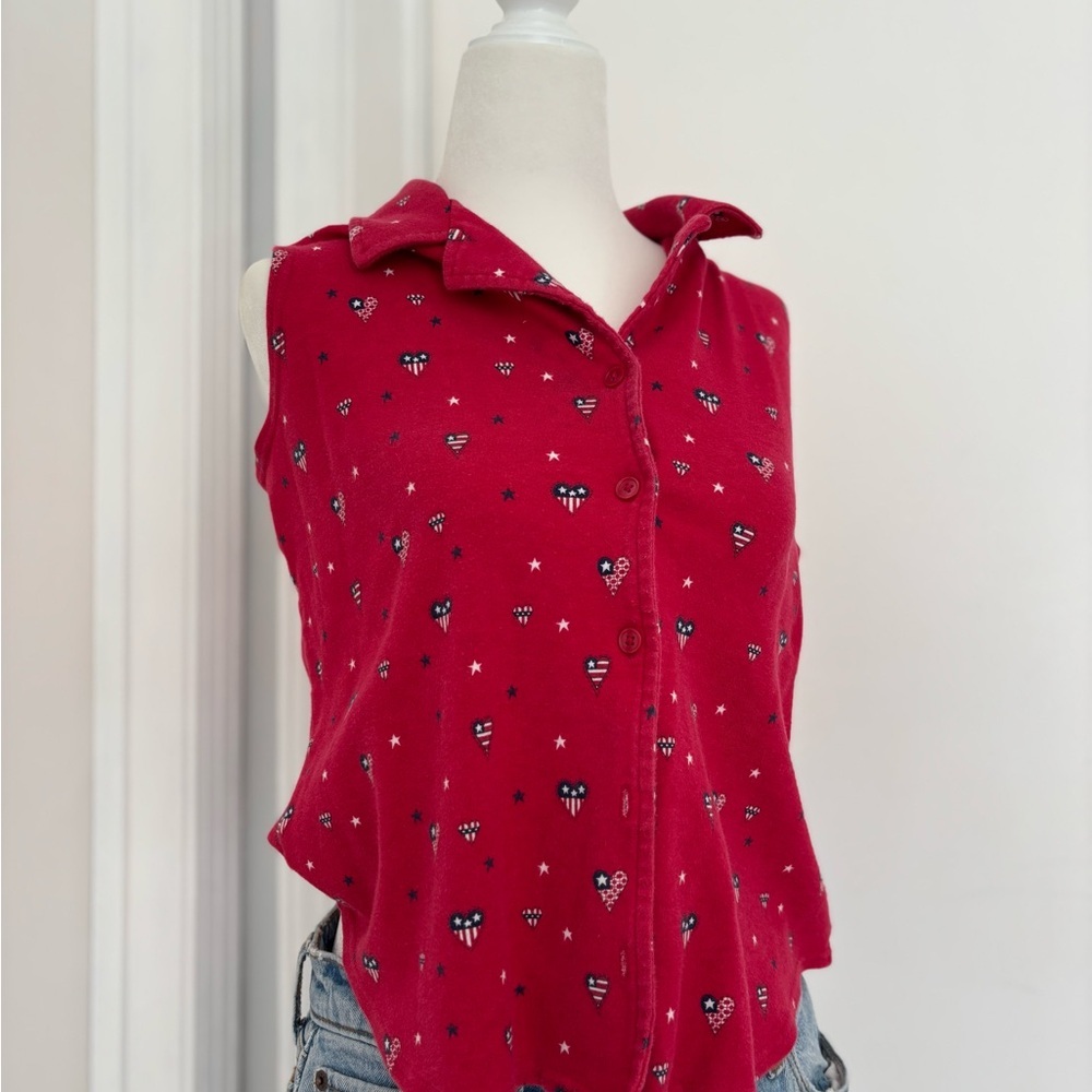 VTG Red Sleeveless Button-Up Top